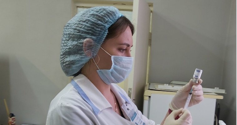 Глава Удмуртии озвучил максимальный срок ожидания прививки от коронавируса