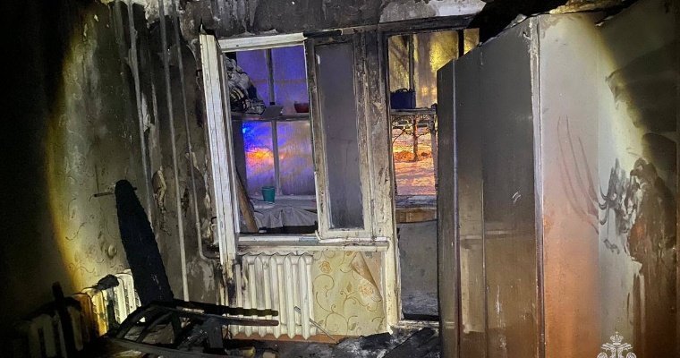 Два человека получили ожоги на пожаре в одном из домов Сарапула