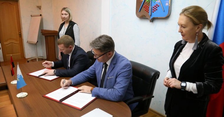 Главы Ижевска и Малопургинского района подписали соглашение о взаимном сотрудничестве