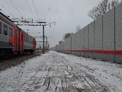 Итоги дня: установка шумозащитных экранов на улице Дружбы в Ижевске и строительство нового морга в Уве