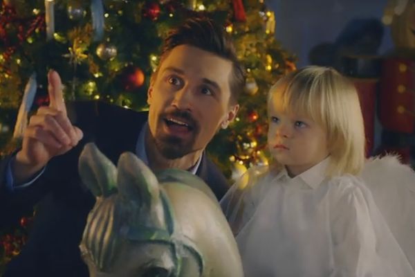 Сын Рудковской и Плющенко снялся в новом клипе Димы Билана