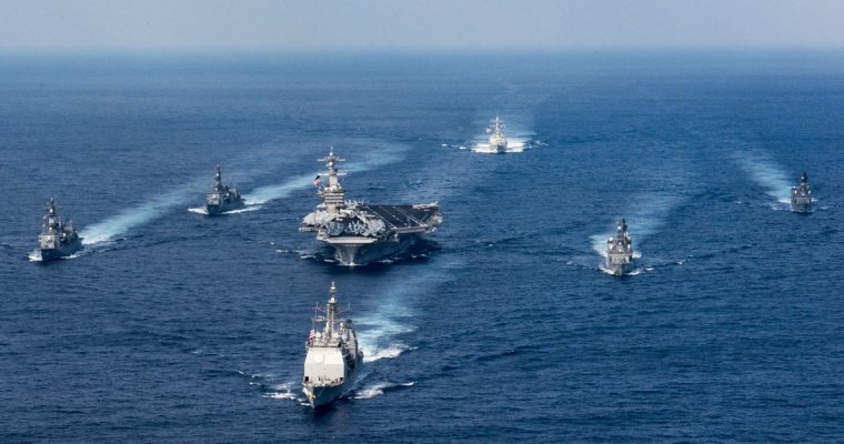 США развернули авианосец к берегам Южной Кореи