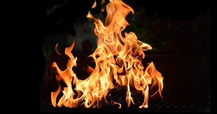 Сотрудник колонии в Удмуртии спас женщину из горящего дома