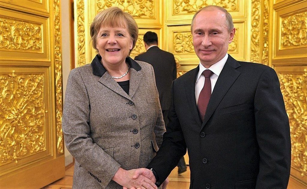 Меркель и Путин провели переговоры о положении в Белоруссии