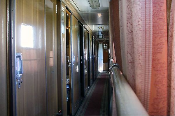Проводник кировского поезда уволился после домогательств старшего напарника