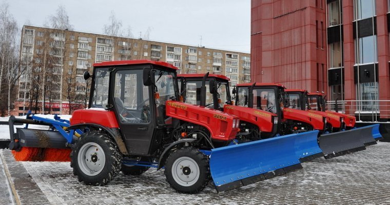 Республика купила 8 тракторов для уборки улиц Ижевска