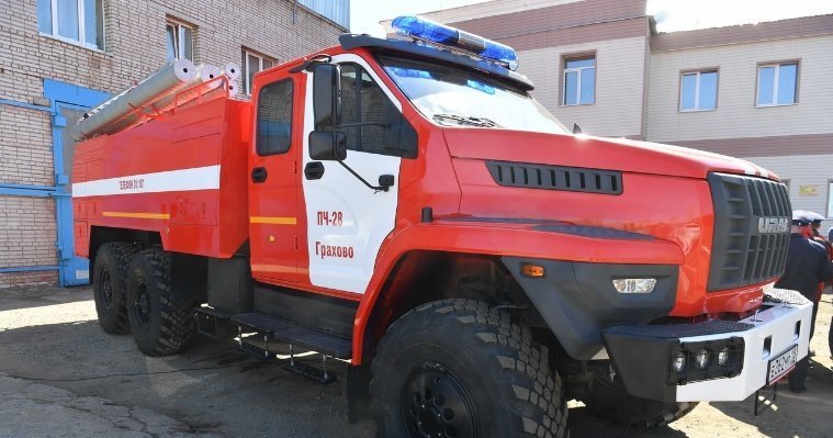 Спасатели Удмуртии получили пять новых пожарных автоцистерн