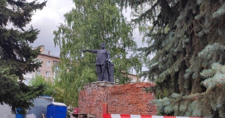 Скульптуре революционера Ивана Пастухова придали изначальный вид