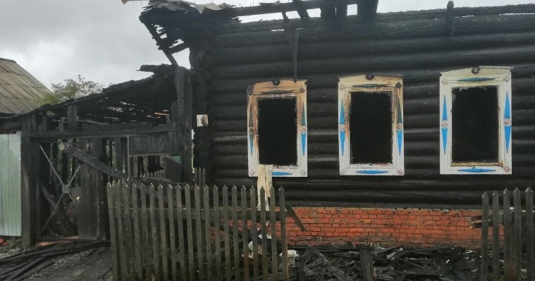 В Глазове возбудили уголовное дело после смерти пенсионерки в пожаре в частном доме