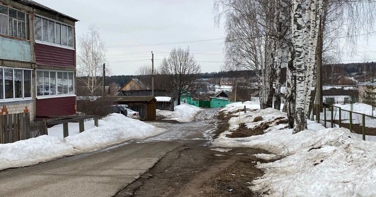 На ремонт двух участков дорог в Сюмсях выделили более 55 млн рублей