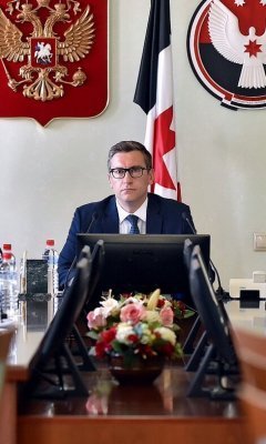 Кто все эти люди?