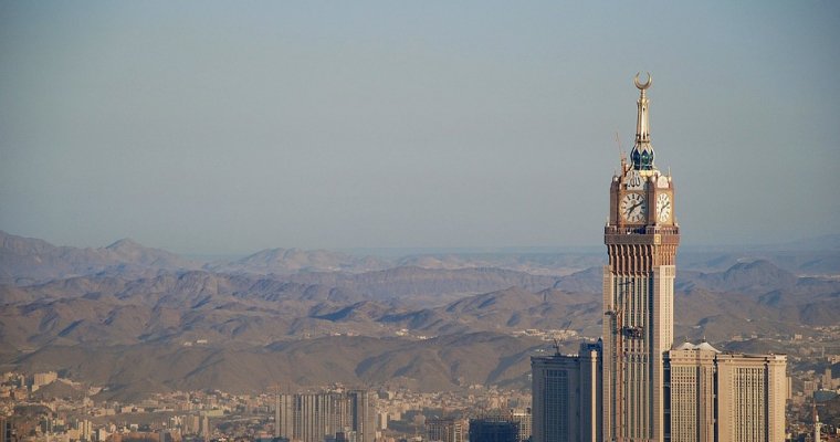 Саудовская Аравия приостановила деловые отношения с Канадой