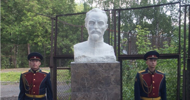 Итоги дня: возможный перенос памятника Дзержинскому в Ижевске и проверка информации о поборах в школах Удмуртии