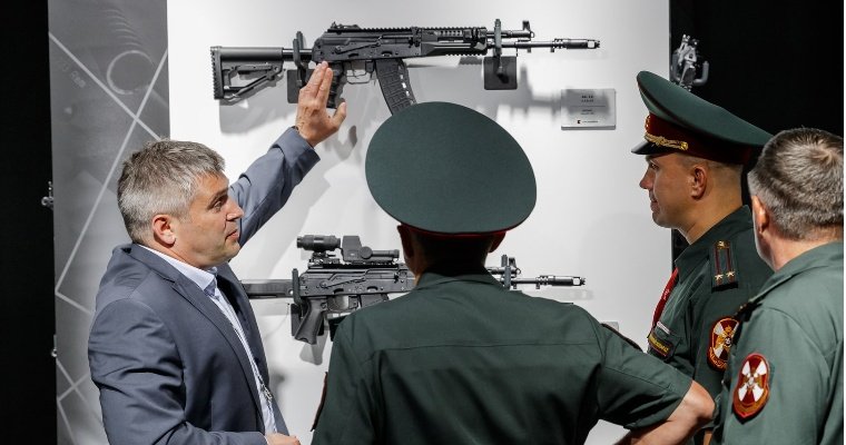 Продукция ижевского концерна «Калашников» участвует в международной выставке вооружений в ОАЭ