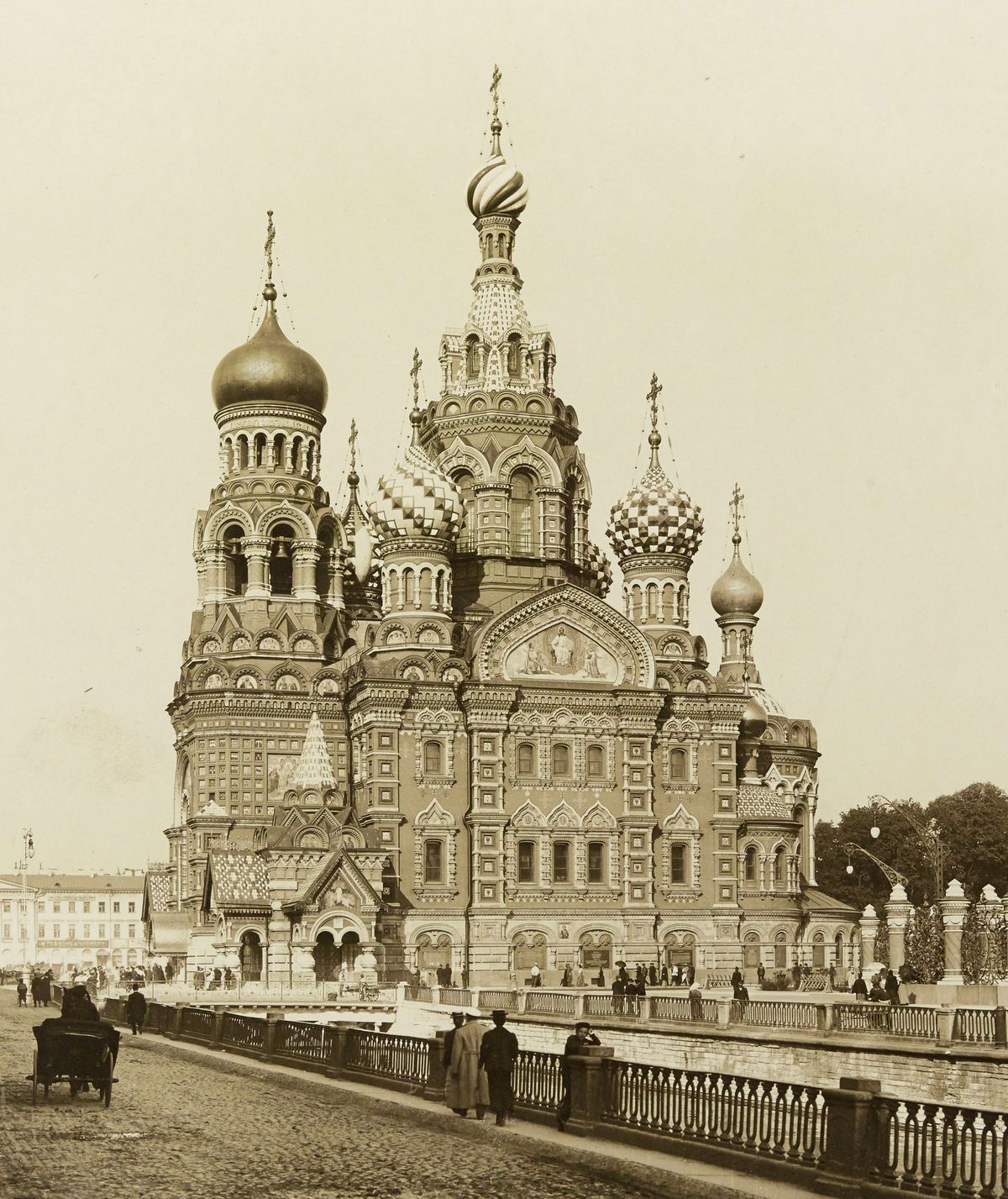Church_of_Our_Savior_on_Spilled_Blood_1917.jpg Church_of_Our_Savior_on_Spilled_Blood_1917.jpg