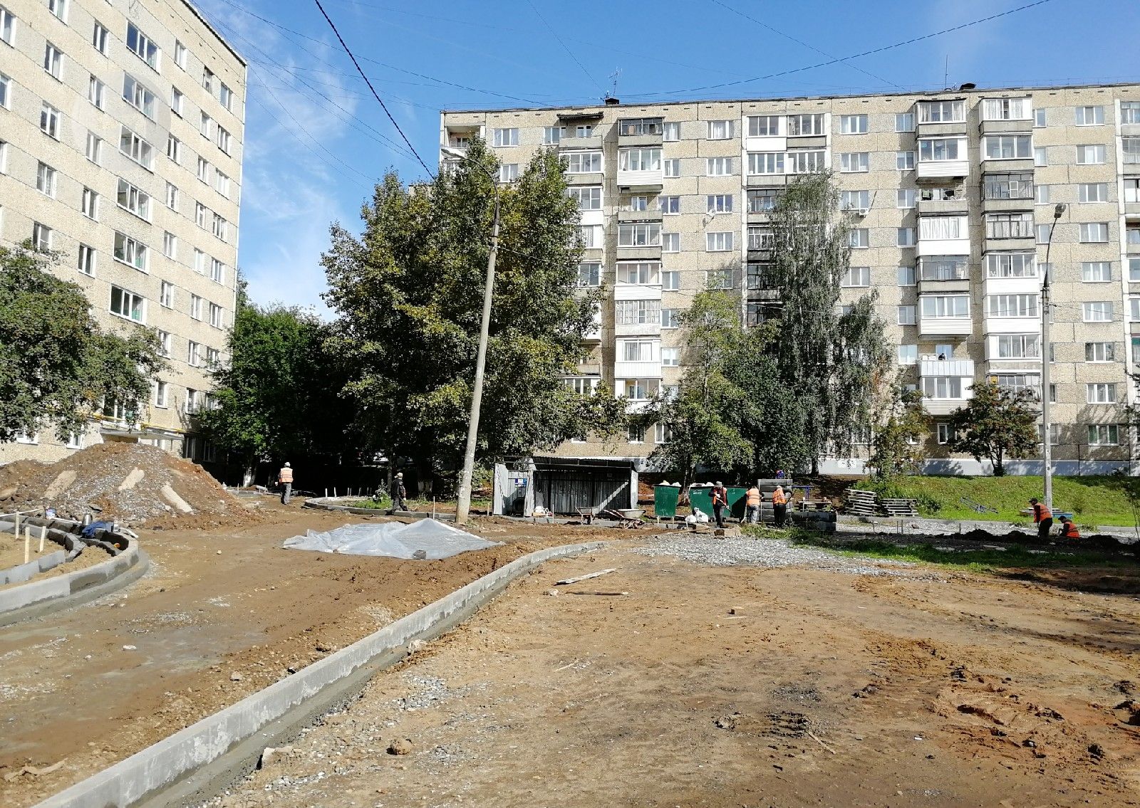 Дворы и скверы в Ижевске благоустроят до 31 августа | 08.08.2019 | Ижевск -  БезФормата