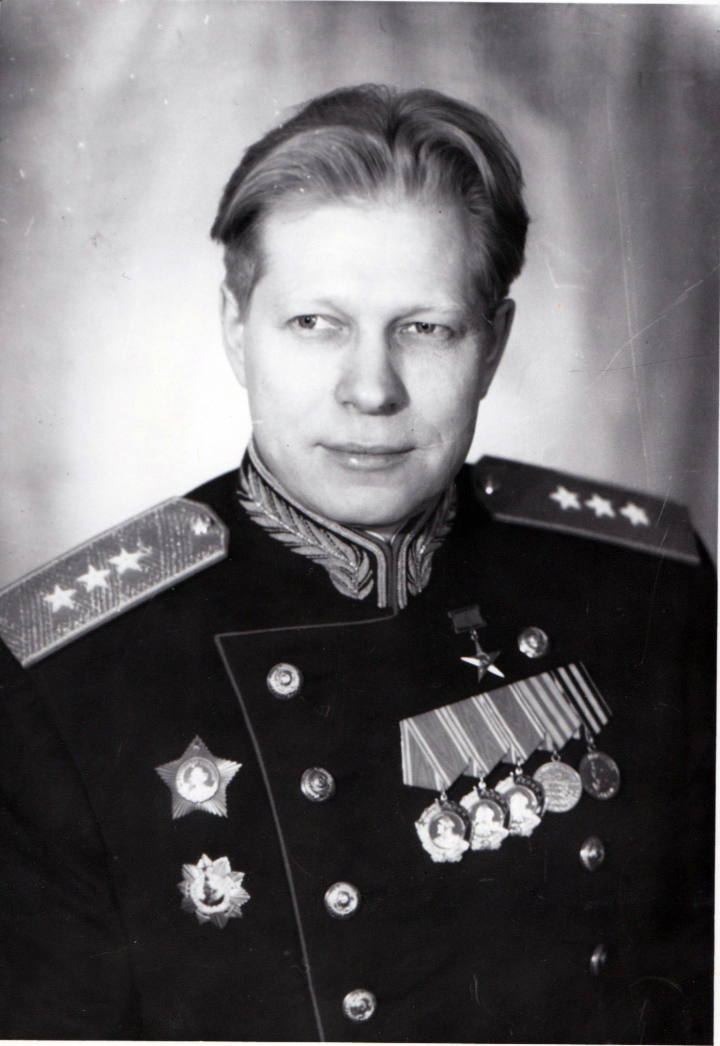 Генерал Устинов Дмитрий