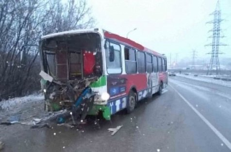 Водитель врезавшейся в Нижегородской области в автобус иномарки употреблял наркотики